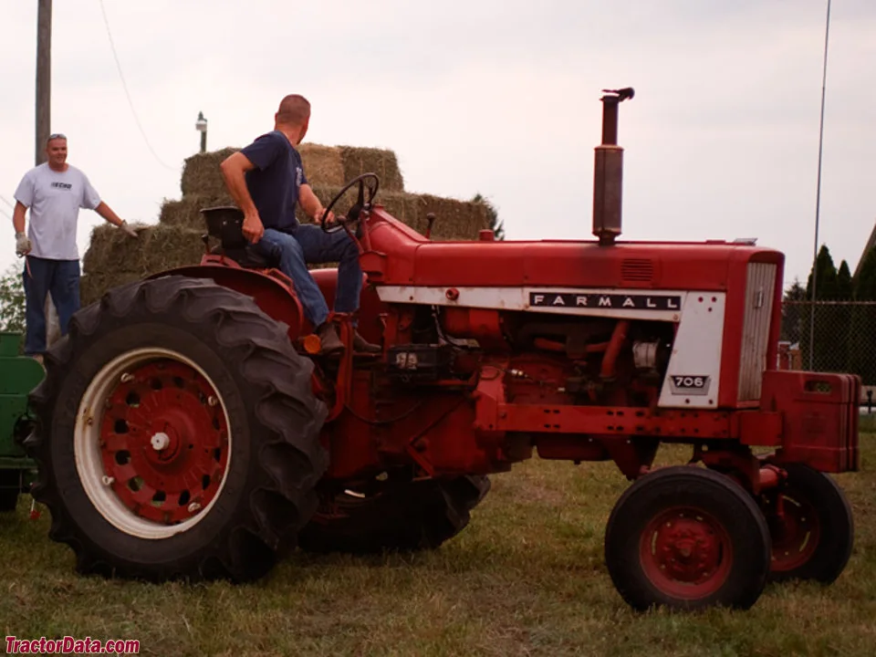 Farmall 706
