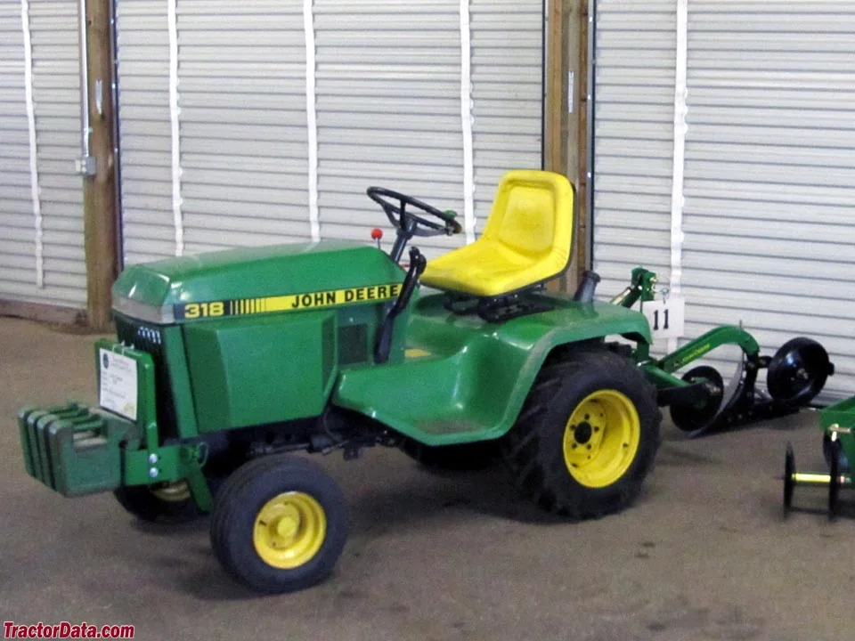 John Deere 318